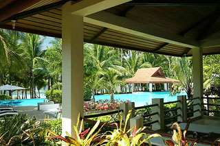 Alona Palm Beach Resort, Anilao Outrigger Resort - Philippines Dive Resorts - Dive Discovery Philippines