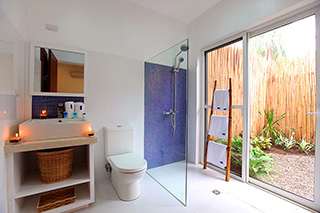 Bathroom - Garden Apartments - Atmosphere Resorts & Spa - Philippines Dive Resorts