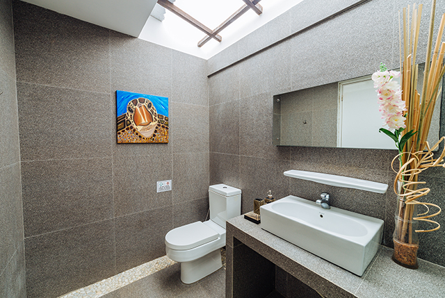 Bathroom - Superior Room - Buceo Anilao Beach & Dive Resort