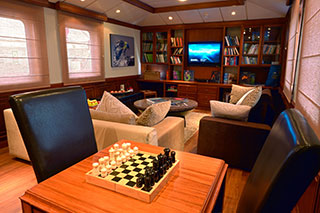 Library - Celebrity Xperience - Galapagos Liveaboards - Dive Discovery Galapagos