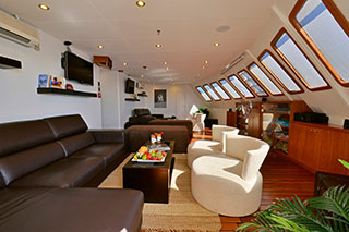 Lounge - Celebrity Xploration - Galapagos Liveaboards - Dive Discovery Galapagos