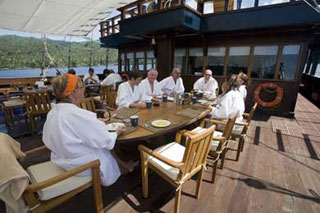 Dewi Nusantara - Indonesia Liveaboards - Dive Discovery Indonesia