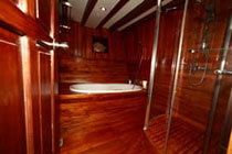 Dive Damai - Indonesia Liveaboards - shower