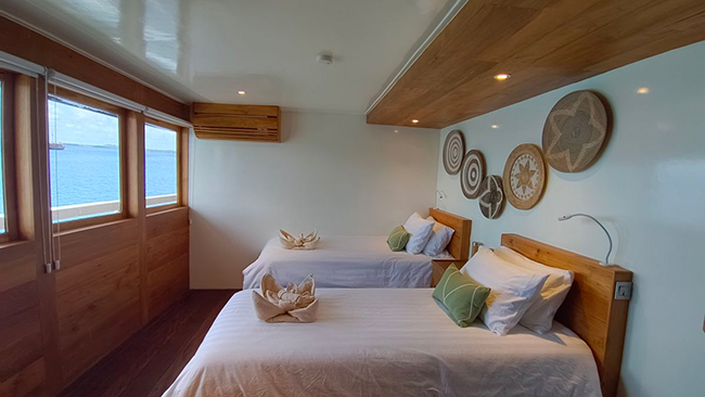 Upper deck twin cabin - Emperor Harmoni - Indonesia Liveaboard