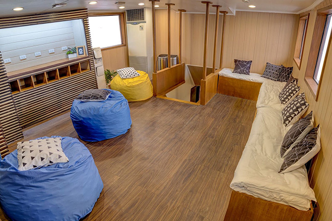 Lounge and camera room - M/Y Resolute - Philippines Liveaboard