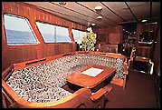 Manthiri dining, Maldives live aboards dive boat