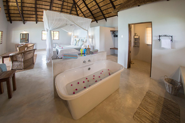honeymoon suite - Ossimba Beach Lodge - Mozambique Dive Resorts - Dive Discovery Mozambique