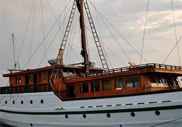 Tambora - Indonesia Live aboards