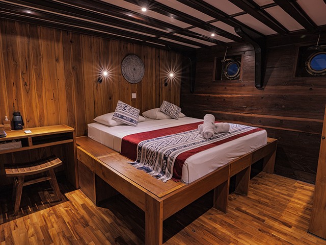 Double bed - Lower Deck Cabin - MSV Amira - Indonesia Liveaboard
