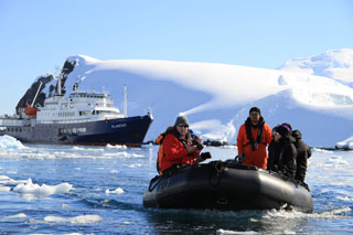 Antarctic Peninsula Basecamp - Dive Discovery