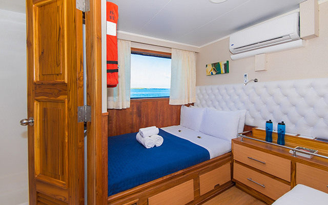 Upper deck cabin - M/Y Blue Spirit Galapagos - Galapagos Liveaboards - Dive Discovery Galapagos