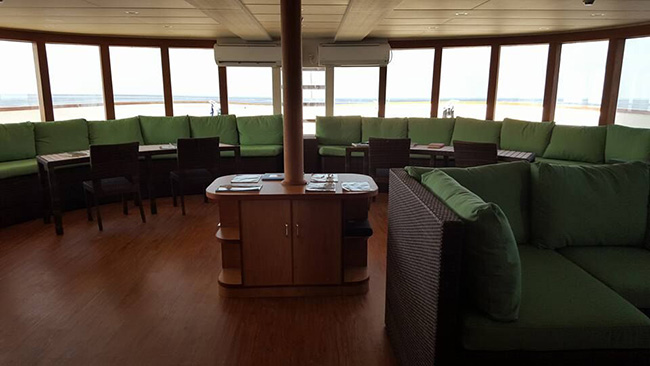 Salon - M/V Carpe Novo Explorer - Maldives Liveaboards