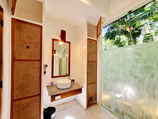 Bathroom - 2-BR Sea View Villa - Casalay Boutique Villas & Dive