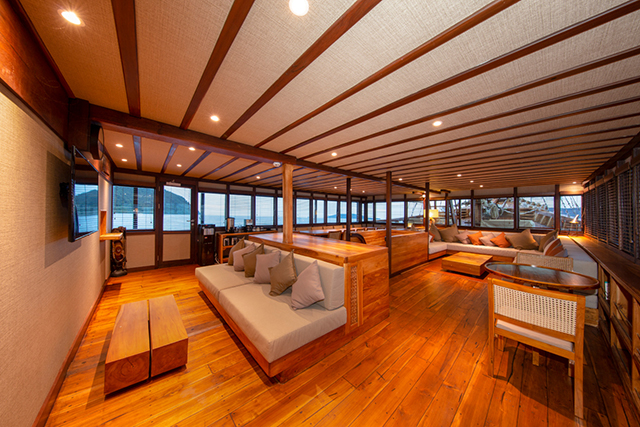 Indoor lounge, tv area - Coralia Dua - Indonesia Liveaboard