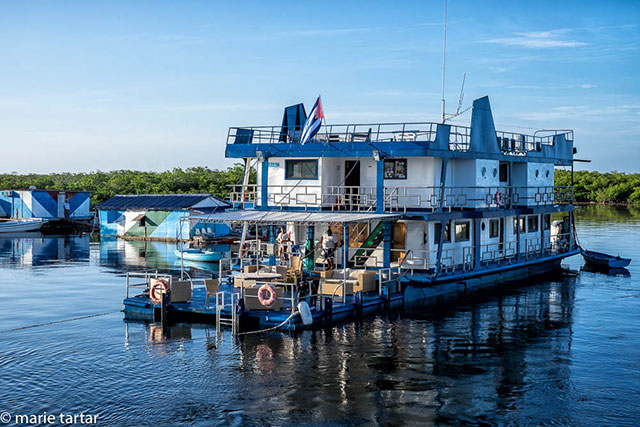 Liveaboard the Floating Hotel Tortuga