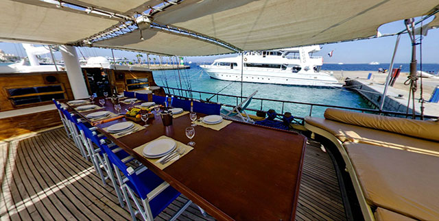 Outdoor dining - MSY Elegante - Djibouti Live Aboards
