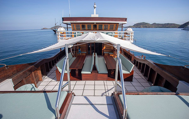 Sun deck - Emperor Harmoni - Indonesia Liveaboard