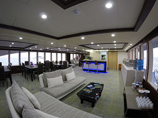 Dining area & Salon - MV Emperor Serenity - Maldives Liveaboards