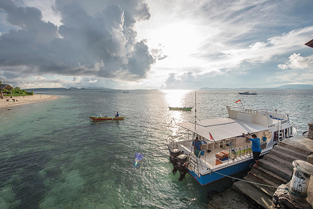 Dive boat - Gangga Island Resort and Spa - Indonesia Dive Resort