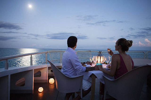 Dinner under the moon light - Haumana - Tahiti Liveaboards