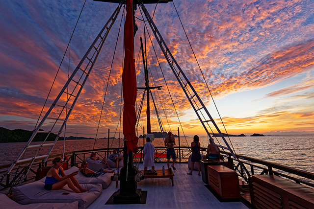 Sunset - La Galigo - Indonesia Liveaboard