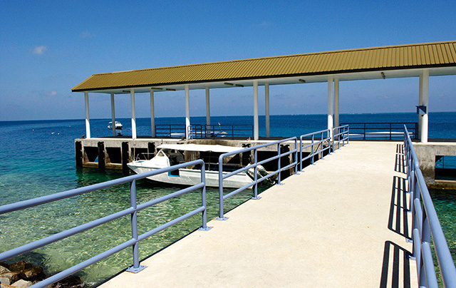 Boat pier - Layang Layang Island Resort - Malaysia Dive Resort
