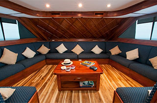 Lounge - M/Y Letty - Galapagos Liveaboards - Dive Discovery Galapagos