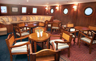 M/V Evolution - Galapagos Live Aboards - Dive Discovery Galapagos