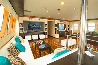 Lounge - Majestic  Explorer - Galapagos Liveaboards - Dive Discovery Galapagos