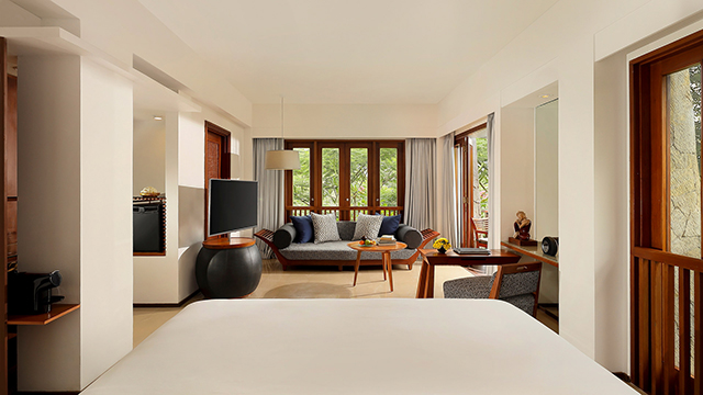 Impressive Forest Corner Suite - Maya Ubud, Bali