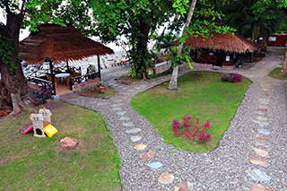 Beach area - Murex Manado Resort - Indonesia Dive Resort