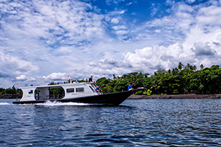 Dive boat - Murex Manado Resort - Indonesia Dive Resort