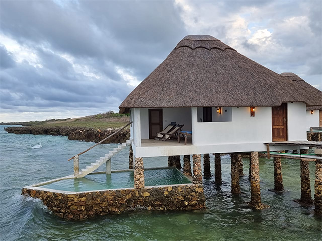 water chalet - Ossimba Beach Lodge - Mozambique Dive Resort