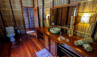 Bathroom - Bungalow - Papua Explorers Dive Resort in Raja Ampat, West Papua