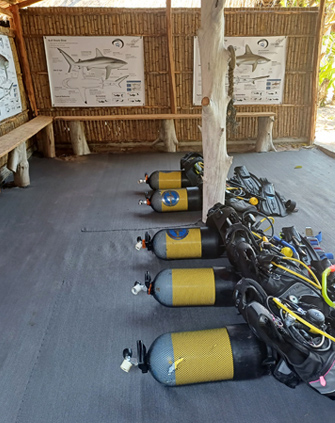 Tanks - Pomene Dive Center
