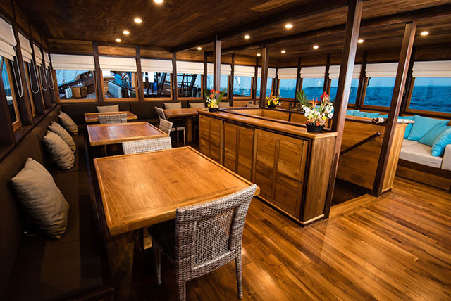 Dining area - MV Samambaia - Indonesia Liveaboards - Dive Discovery Indonesia