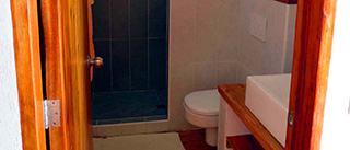 Bathroom - Superior cottage - Tepanee Beach Resort, Malapascua - Philippines Dive Resort