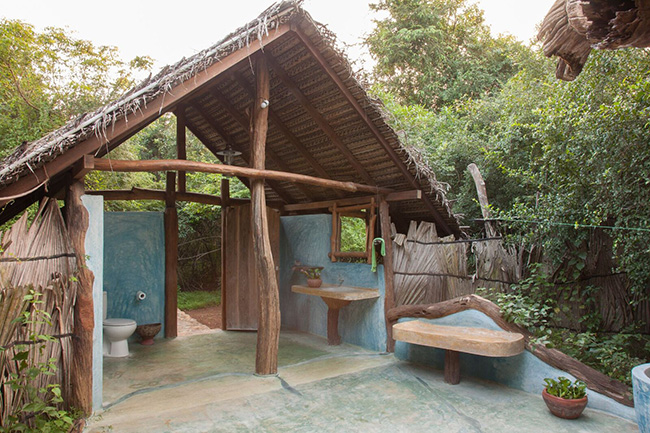 Bathroom - The Mudhouse - Accommodation in Sri Lanka