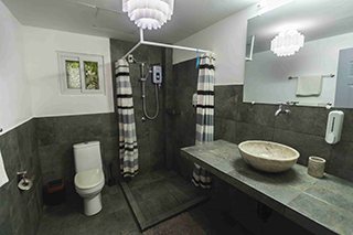 Bathroom - Ocean Front Room - The Three P Beach Resort