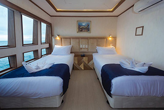 Twin bedded cabin - M/V Tiburon Explorer - Galapagos Liveaboard