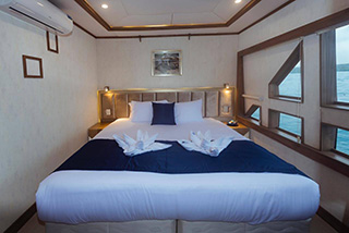 Double bedded cabin - M/V Tiburon Explorer - Galapagos Liveaboard