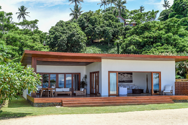 Deluxe Beachfront Villa - Tides Reach Resort - Fiji Dive Resort