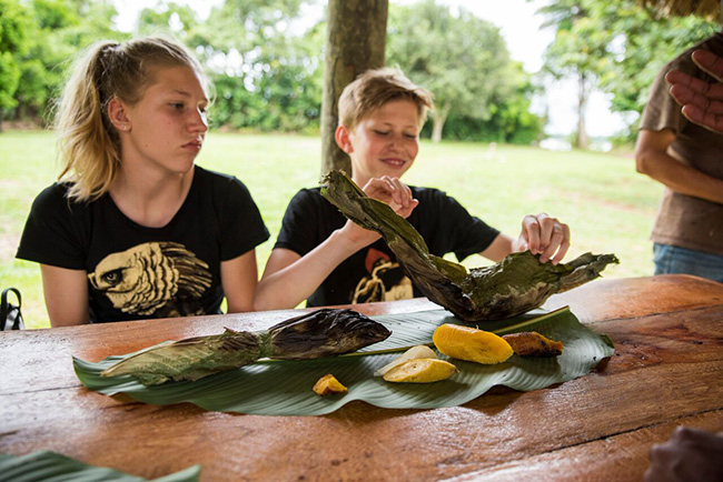 Village visit - 4 Days / 3 Nights Tour on Yasuni - Ecuador Tour Packages - Dive Discovery