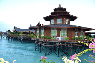 Restaurant - Mabul Water Bungalow - Malaysia Dive Resort